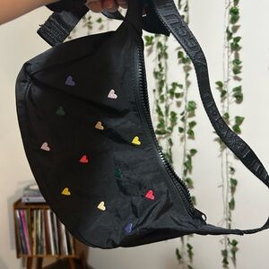 Baggu Small Crescent - Embroidered Hearts